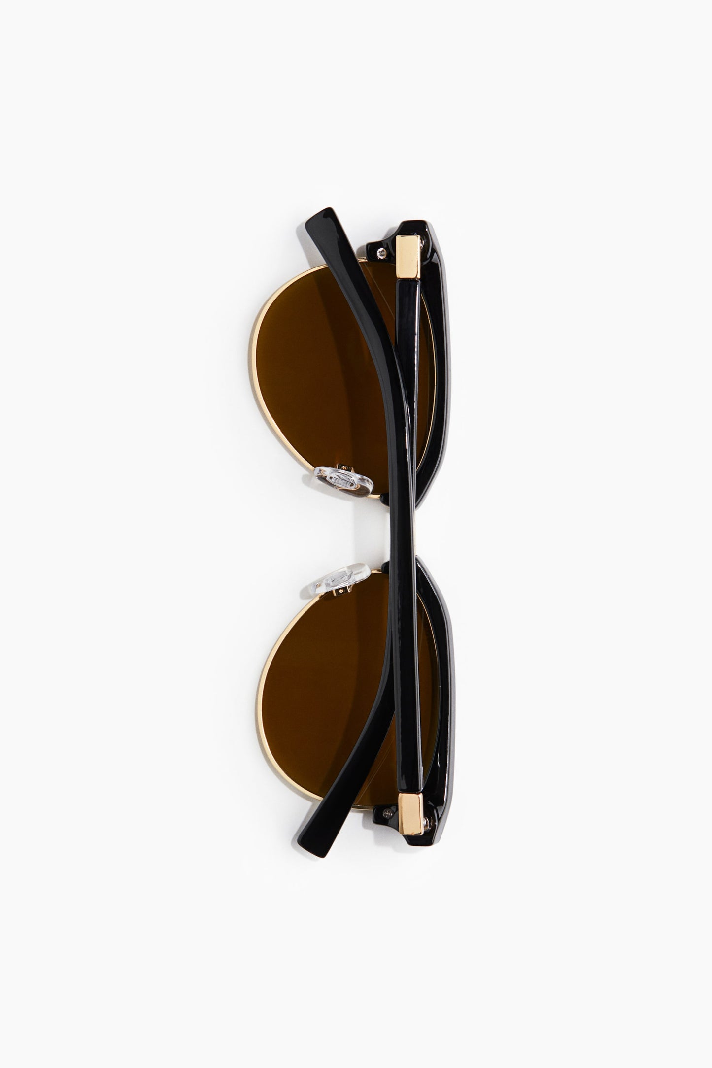 Polarised sunglasses