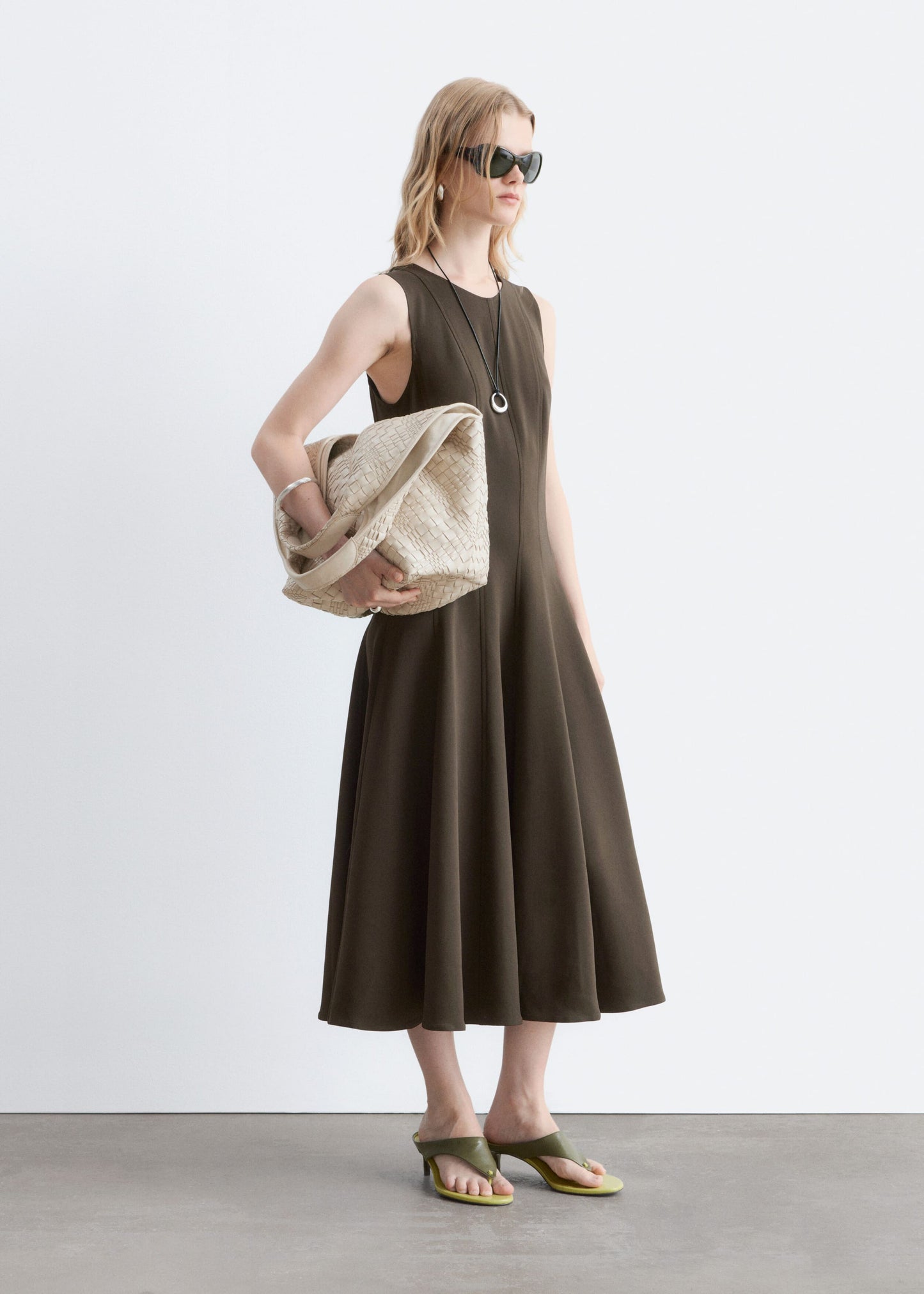 Vertical Cutline Midi Dress
