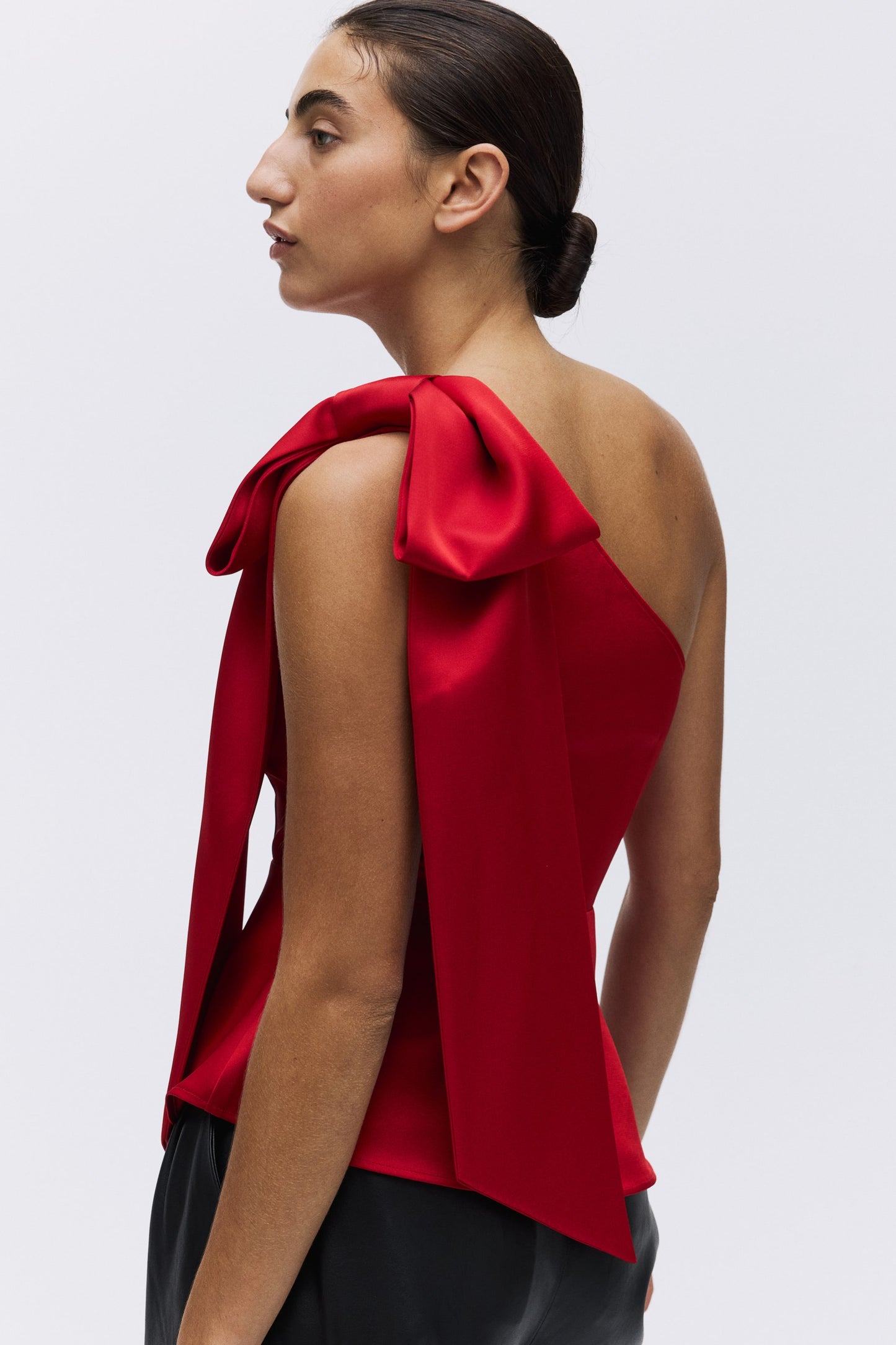 Bow-detail one-shoulder top