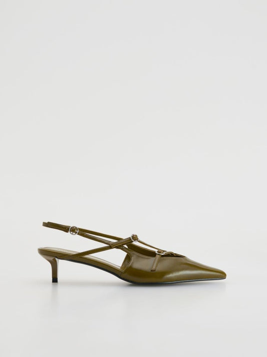 Pumps with open heel