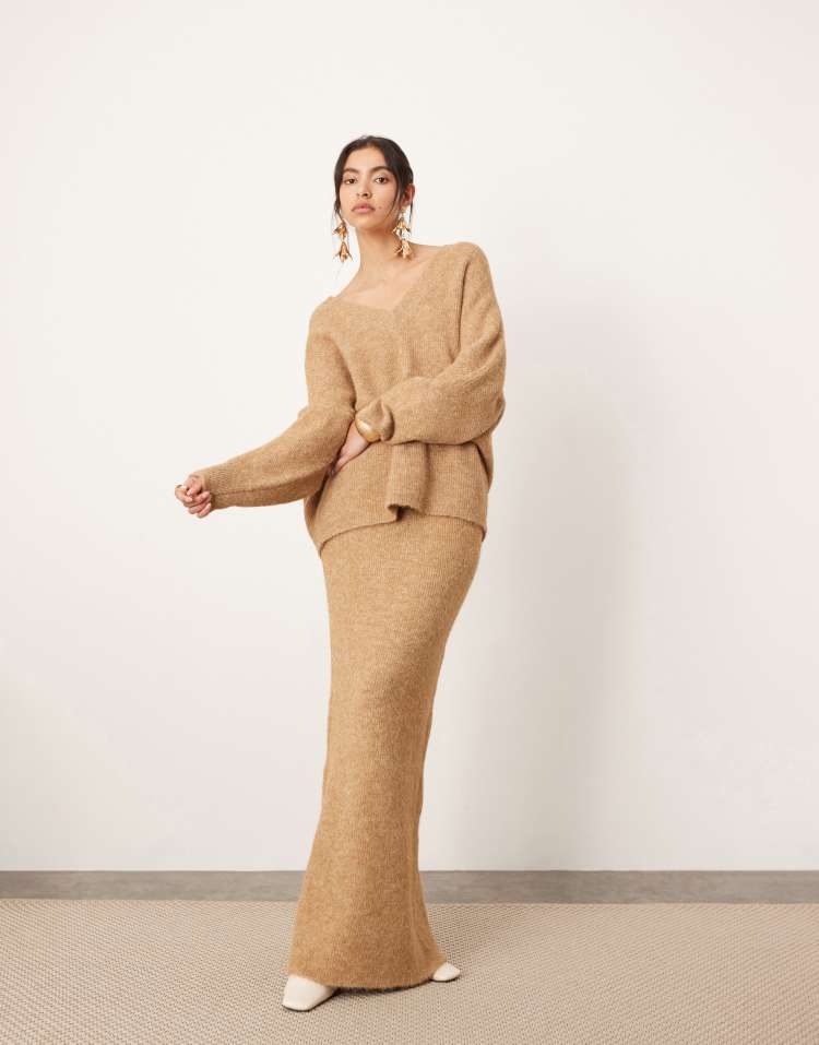 Knitted maxi skirt co-ord in biscuit