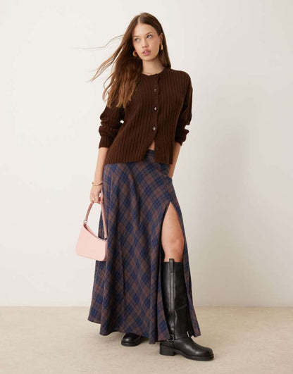 Full maxi skirt with high side split in check