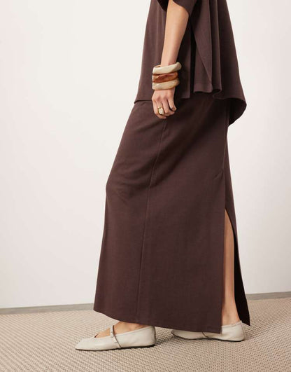 Premium heavy weight textured jersey column maxi skirt co-ord in chocolate