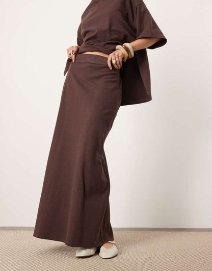 Premium heavy weight textured jersey column maxi skirt co-ord in chocolate