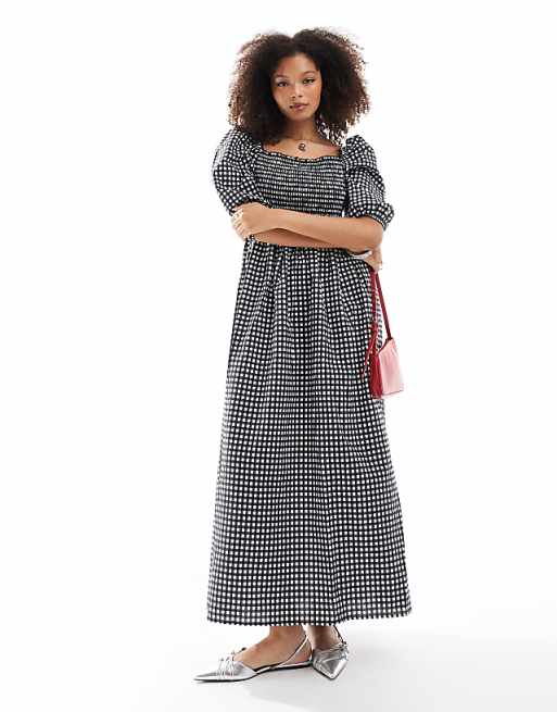 Maxi dress with puff sleeves in black gingham