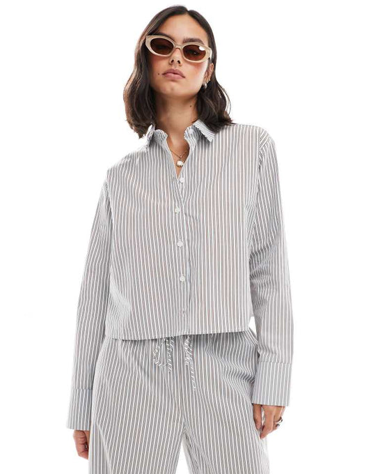 Oversized crop shirt in blue stripe