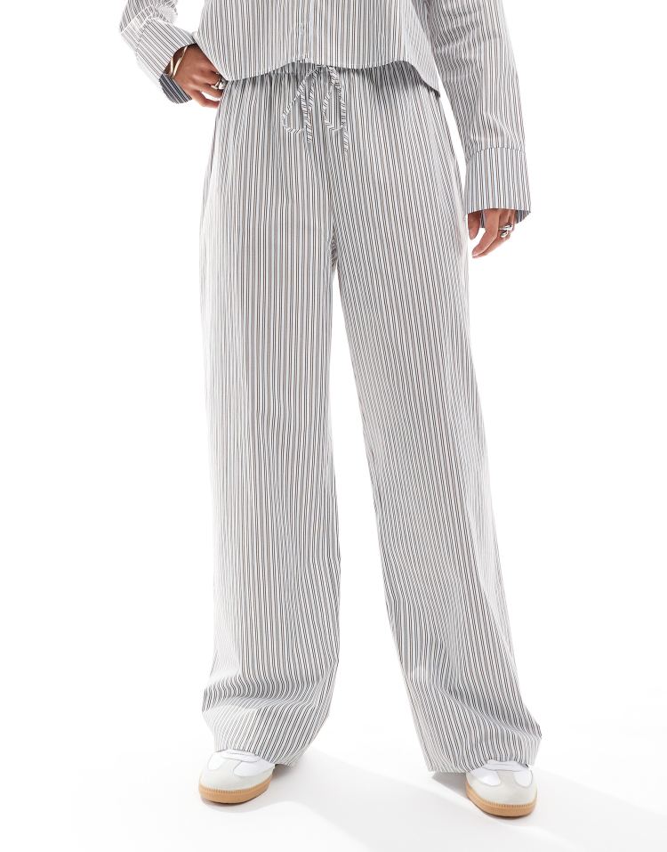 Poplin wide leg trouser in blue stripe