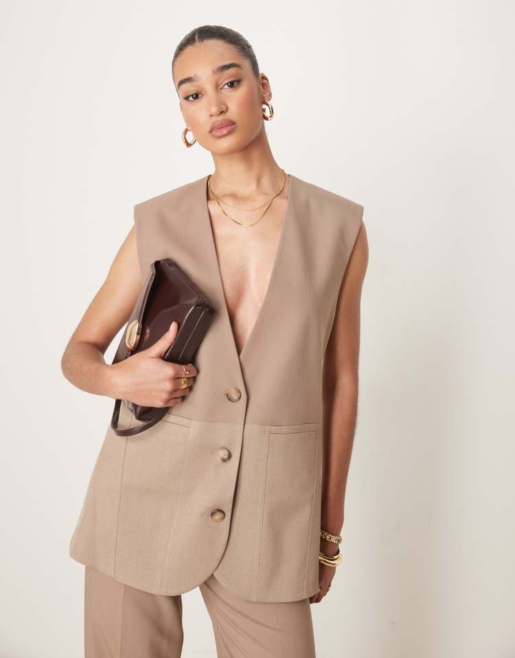 Oversized waistcoat in mixed brown