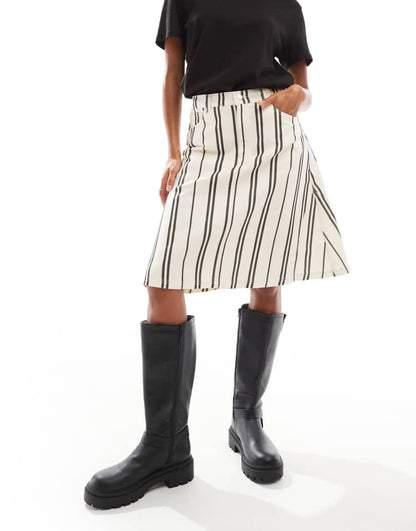 Denim awkward skirt in mono stripe