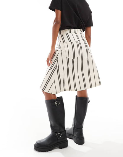 Denim awkward skirt in mono stripe