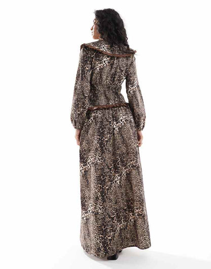 Collar shirred waist maxi dress in leopard print