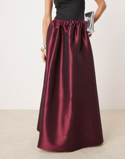 Maxi skirt in burgundy taffeta