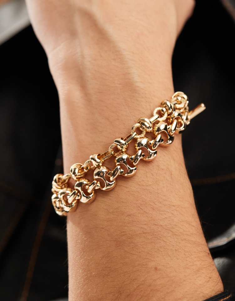 Multirow bracelet with chunky chain t bar detail in gold tone