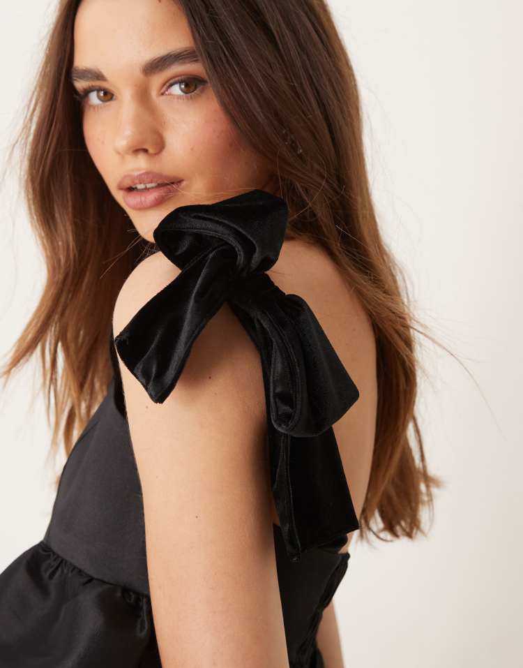 Taffeta velvet bow shoulder cami top in black