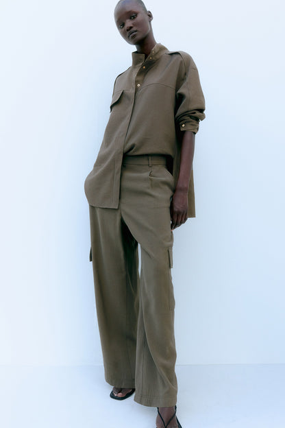 Wide cargo trousers