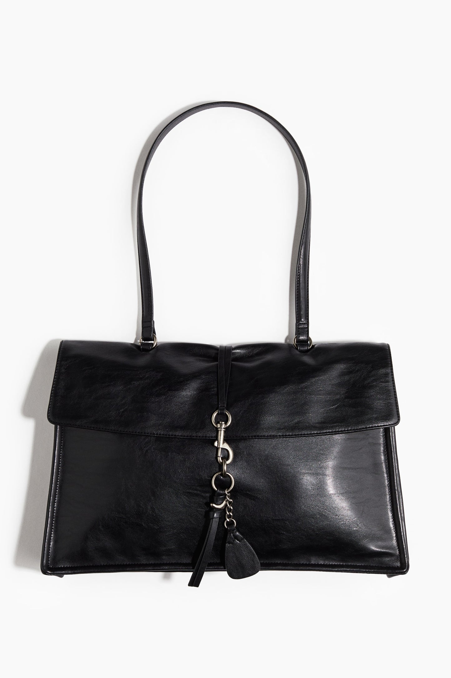 Charm-detail handbag