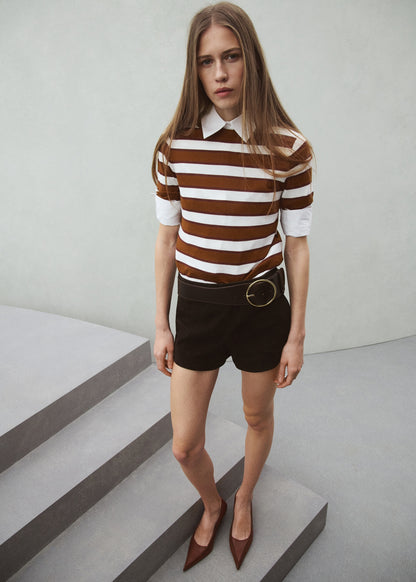 Short-sleeved knitted sweater