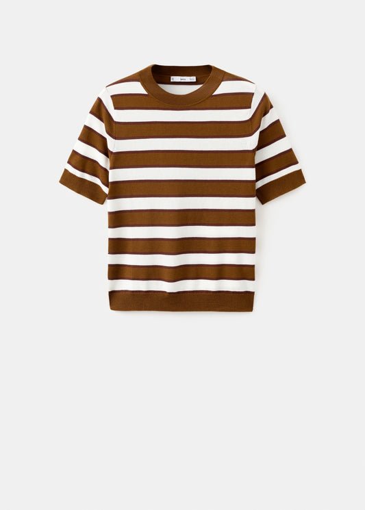 Short-sleeved knitted sweater