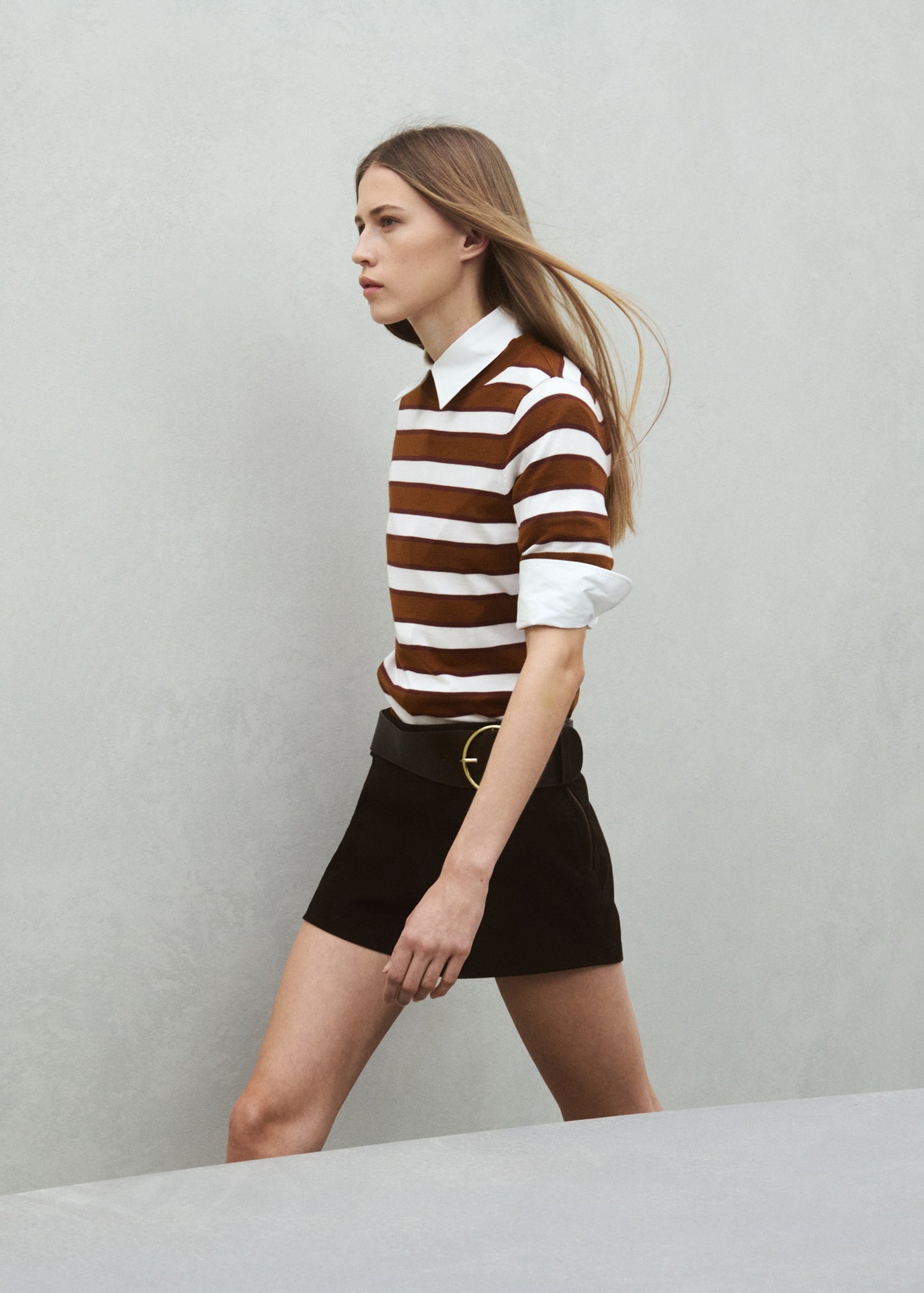 Short-sleeved knitted sweater