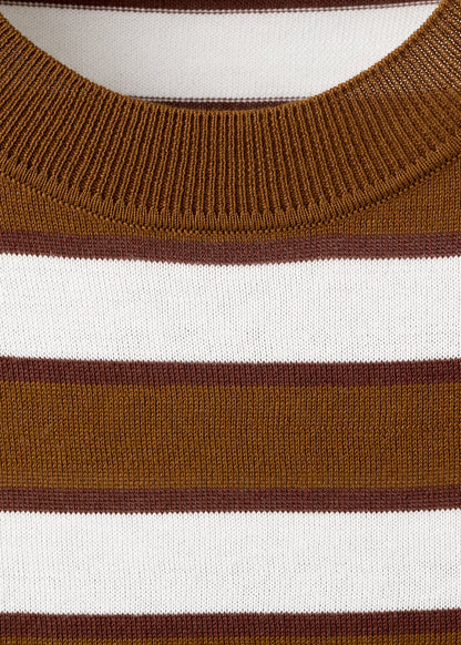 Short-sleeved knitted sweater