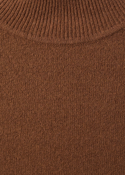 Sweater with buttoned cuffs and perkins collar