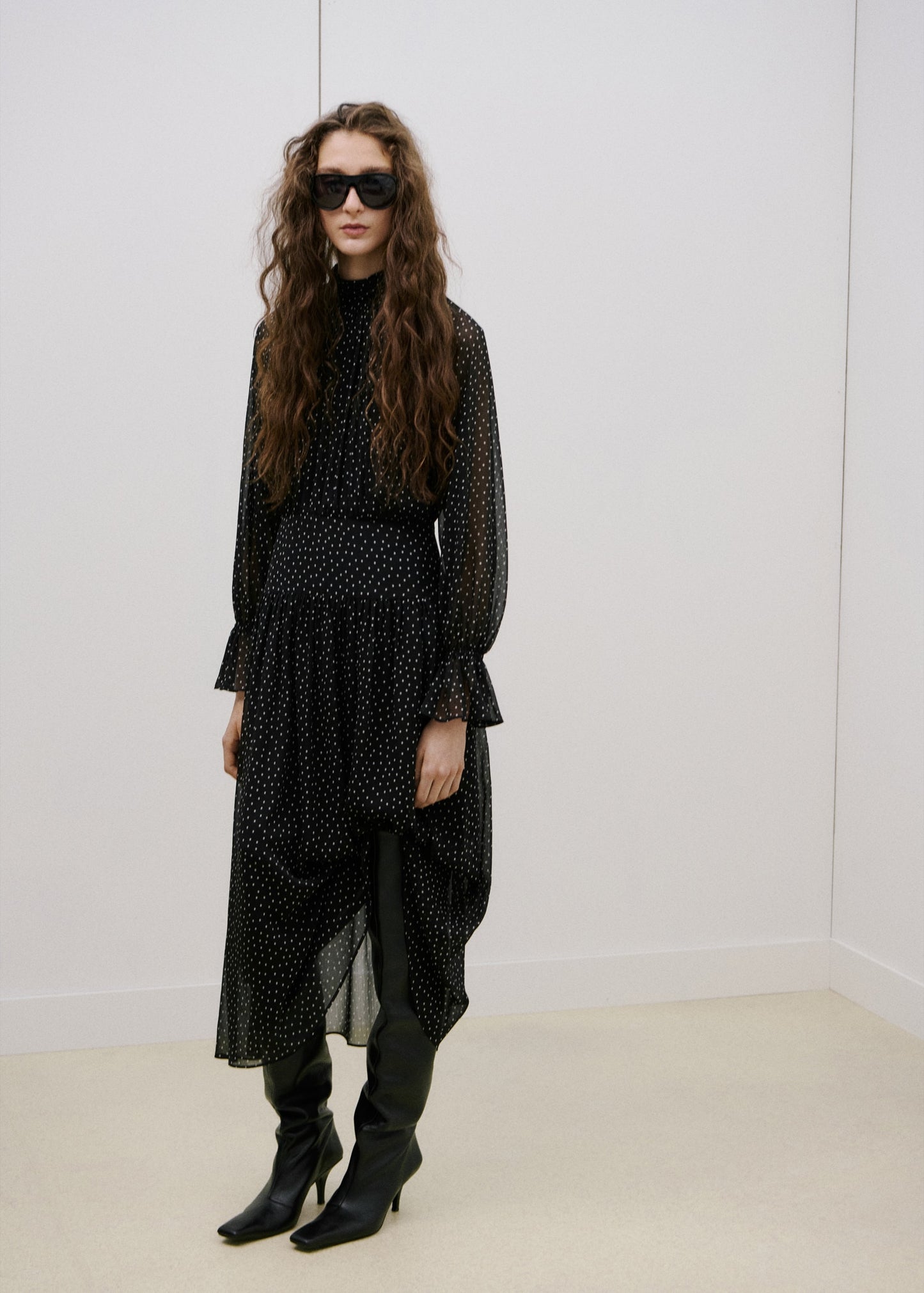 Polka dot dress with puff sleeves