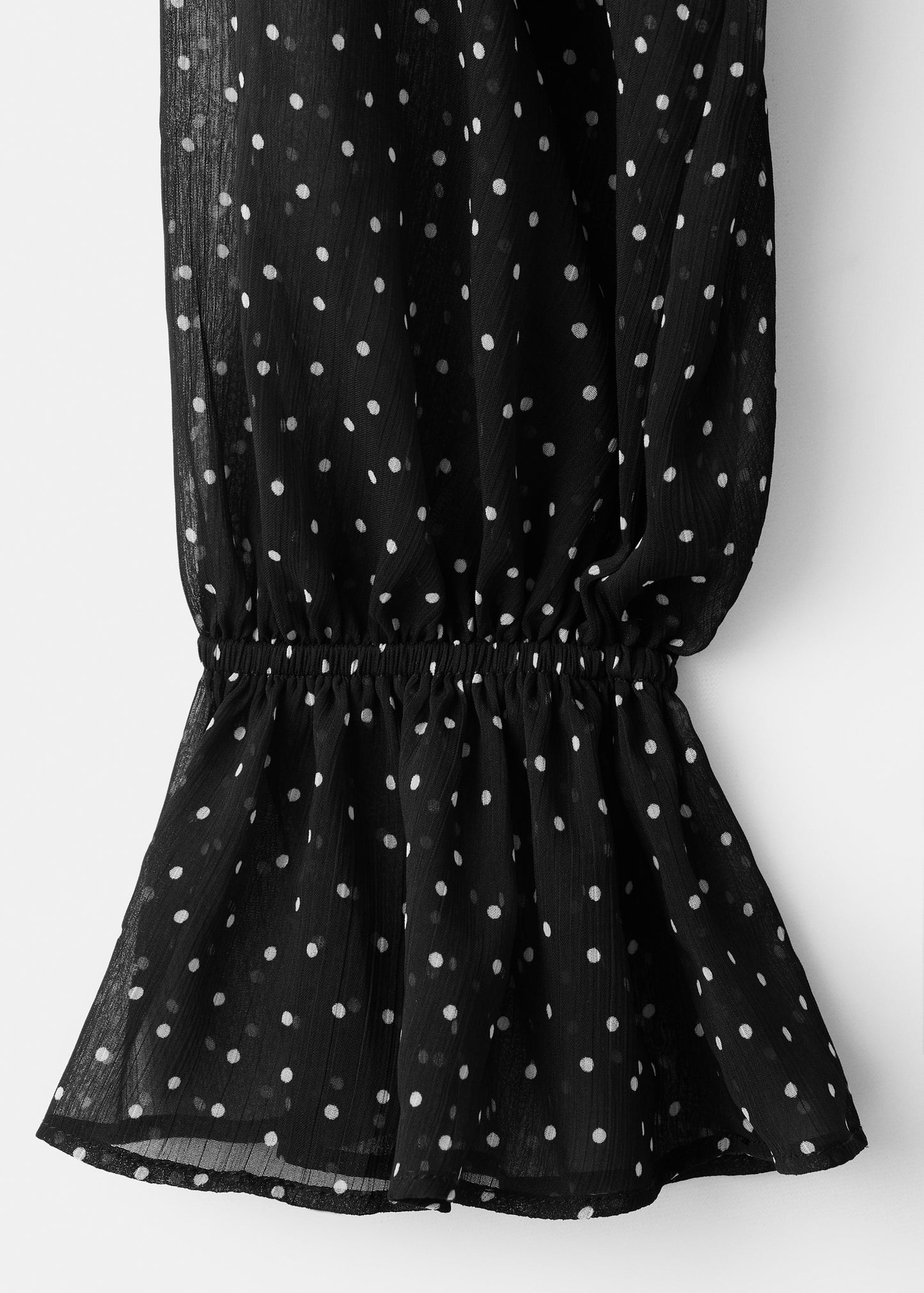 Polka dot dress with puff sleeves