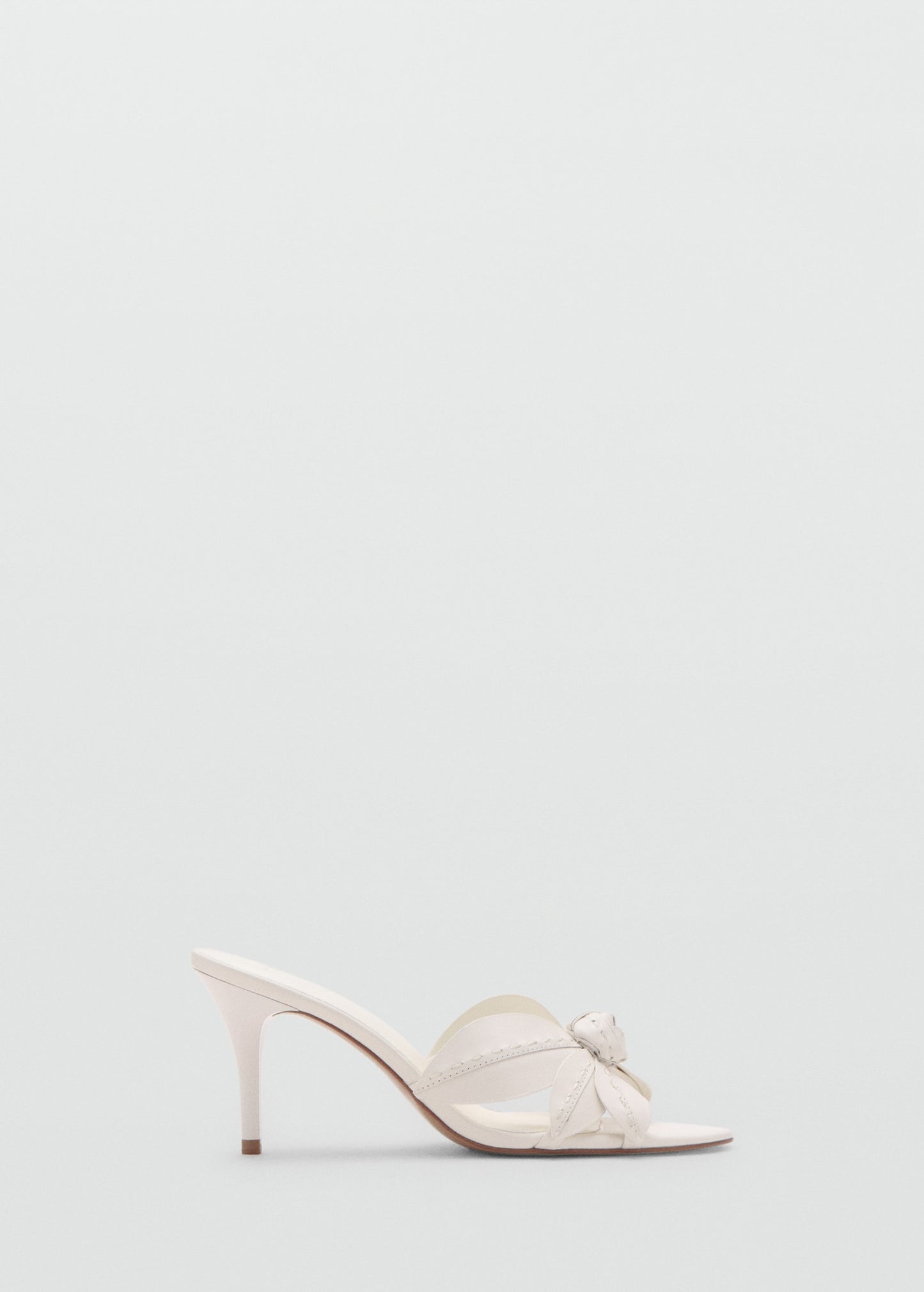 Leather sandals with flower heel