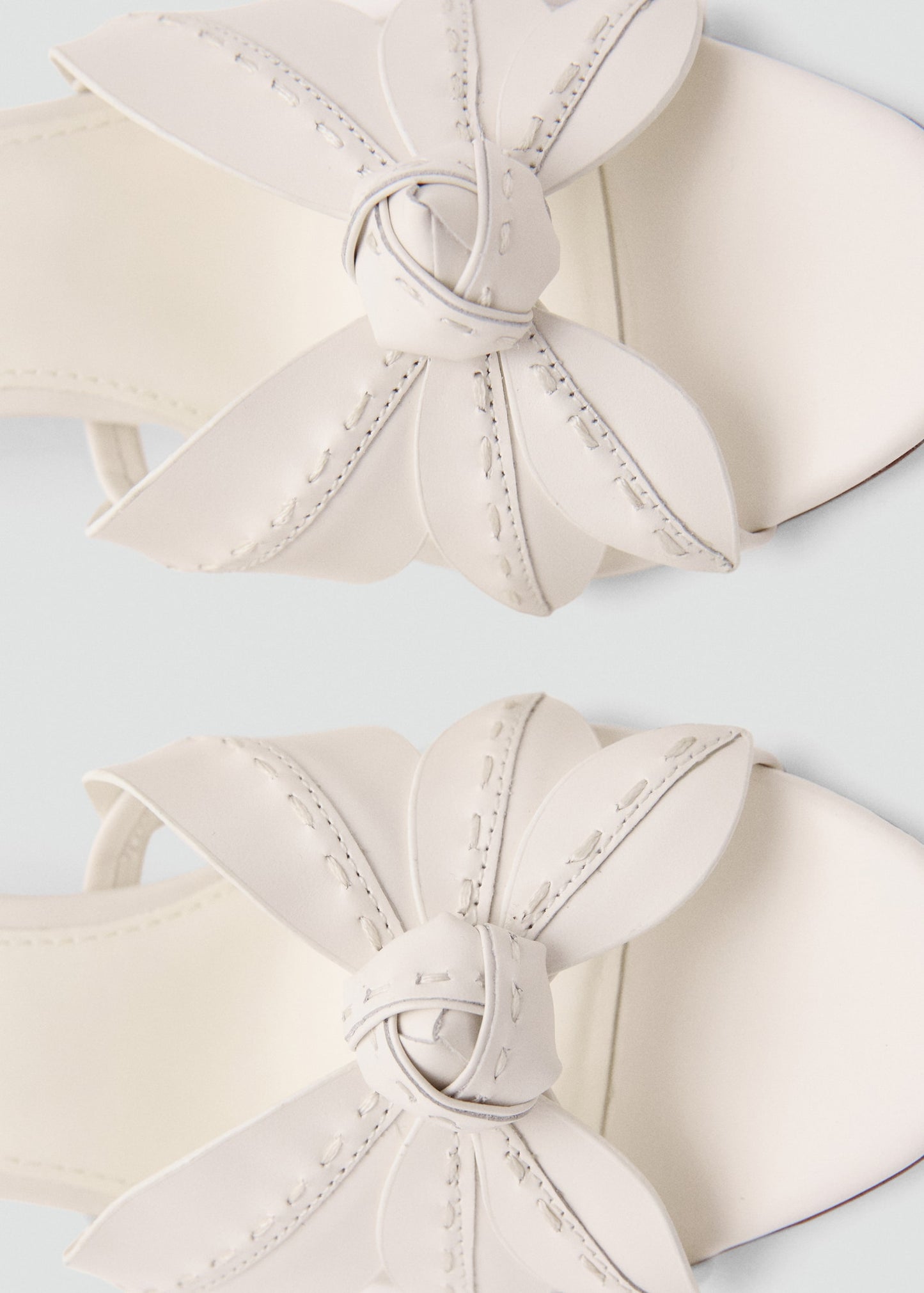 Leather sandals with flower heel