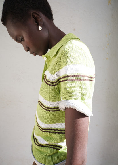 Knitted jumper with combined collar