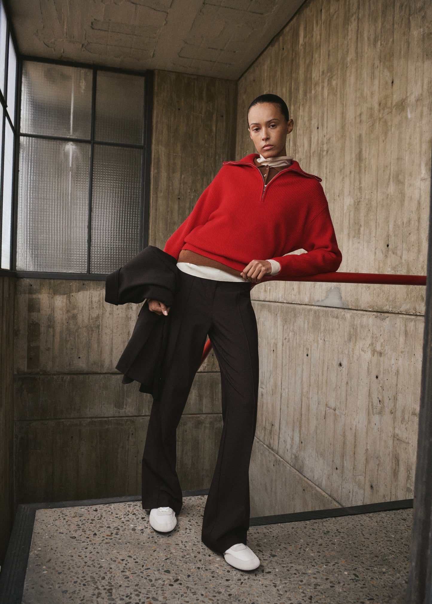 Sweater with contrasting zip collar