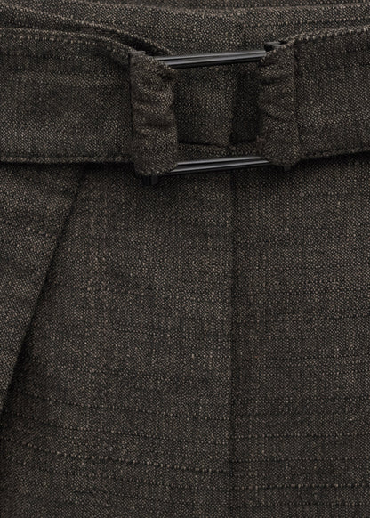 Pleated trousers with belt