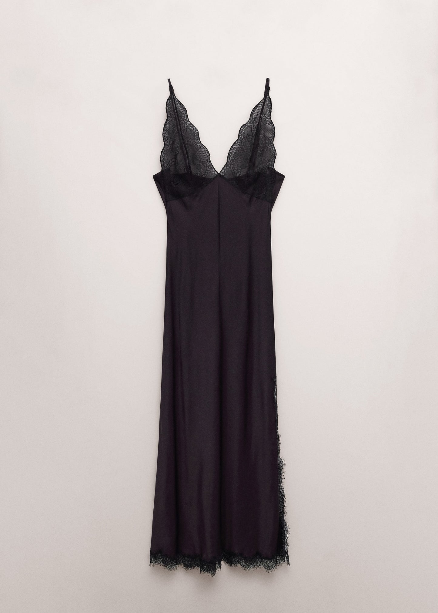 Lace dress with opening