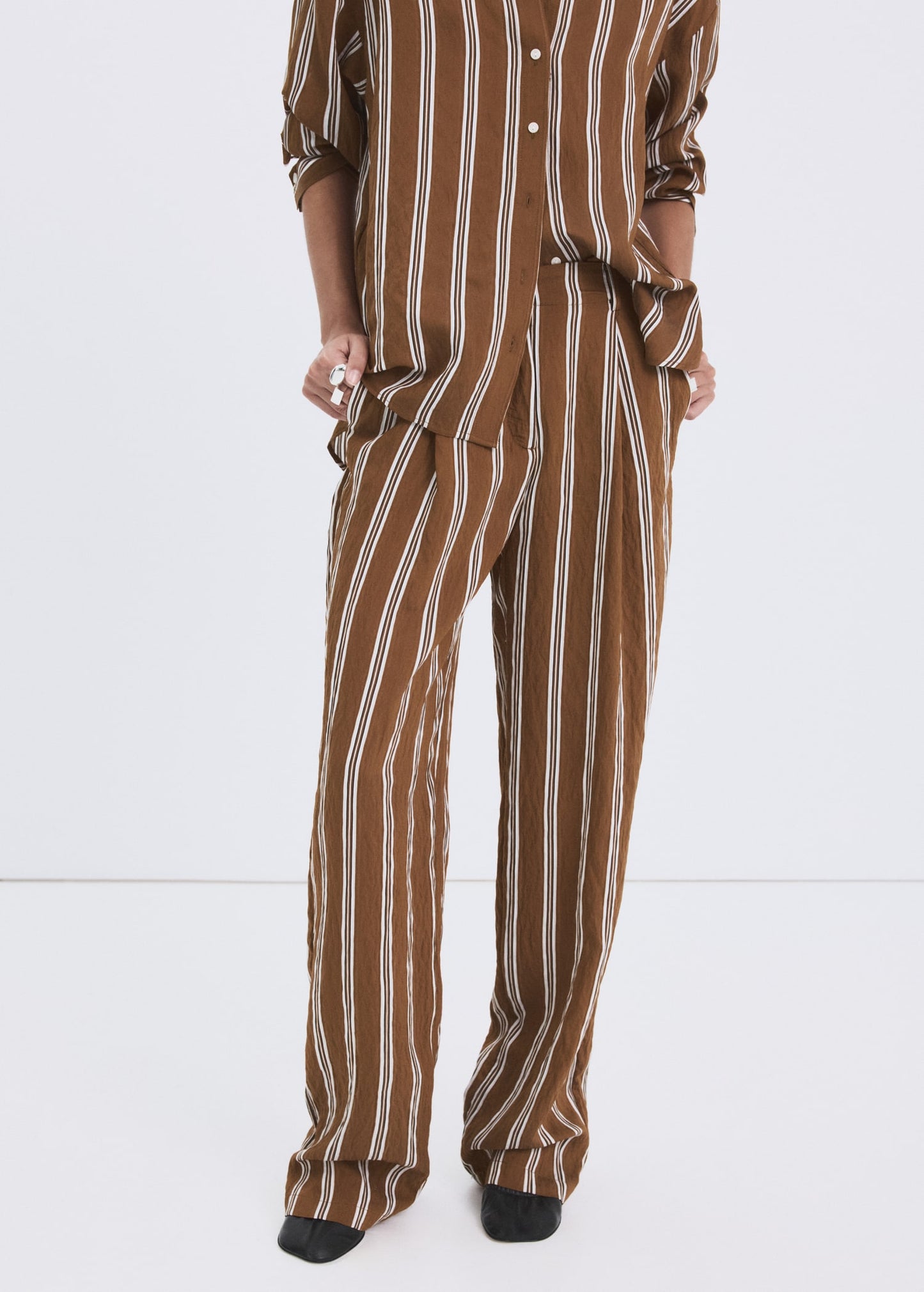 Pleated striped trousers