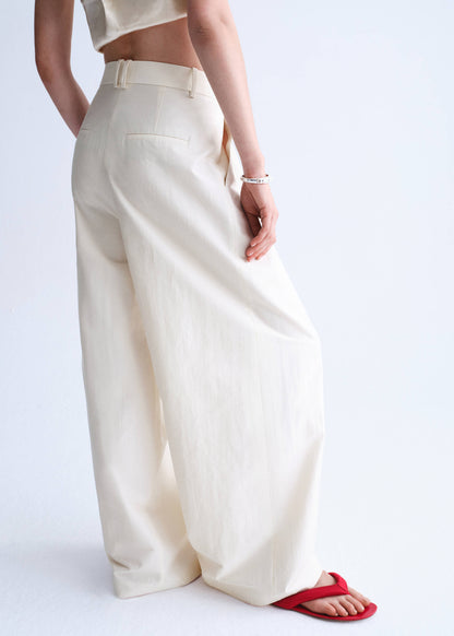Straight cotton trousers with pleats