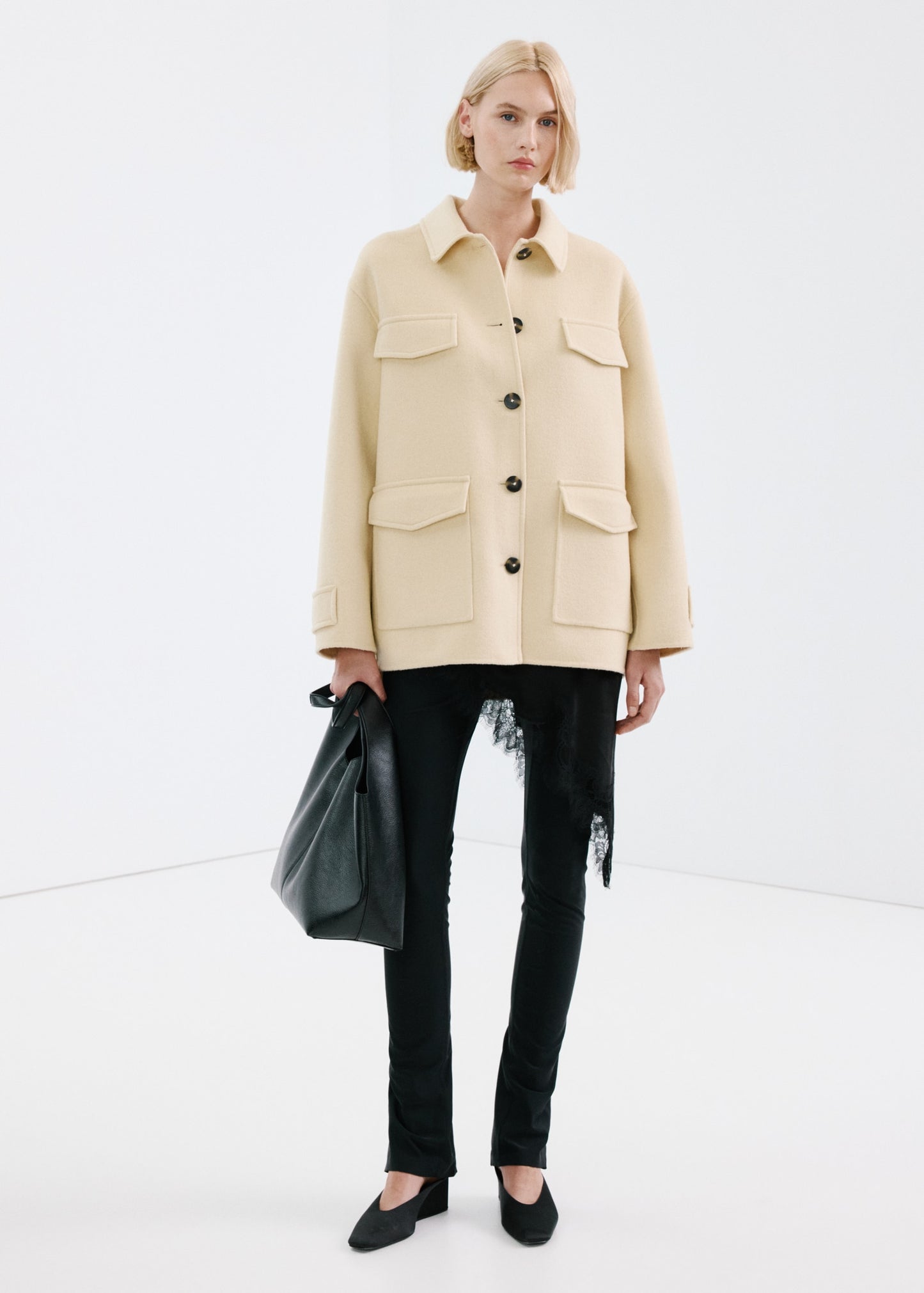 Wool jacket with pockets