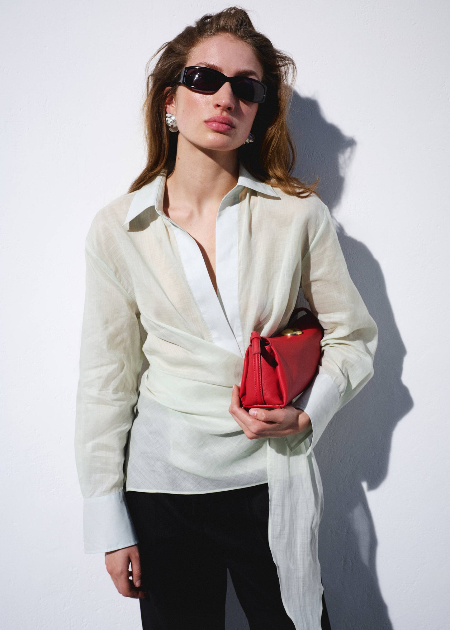 Leather shoulder bag with metal detail