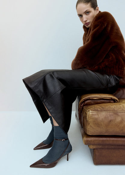 Ankle-cuff heel shoes