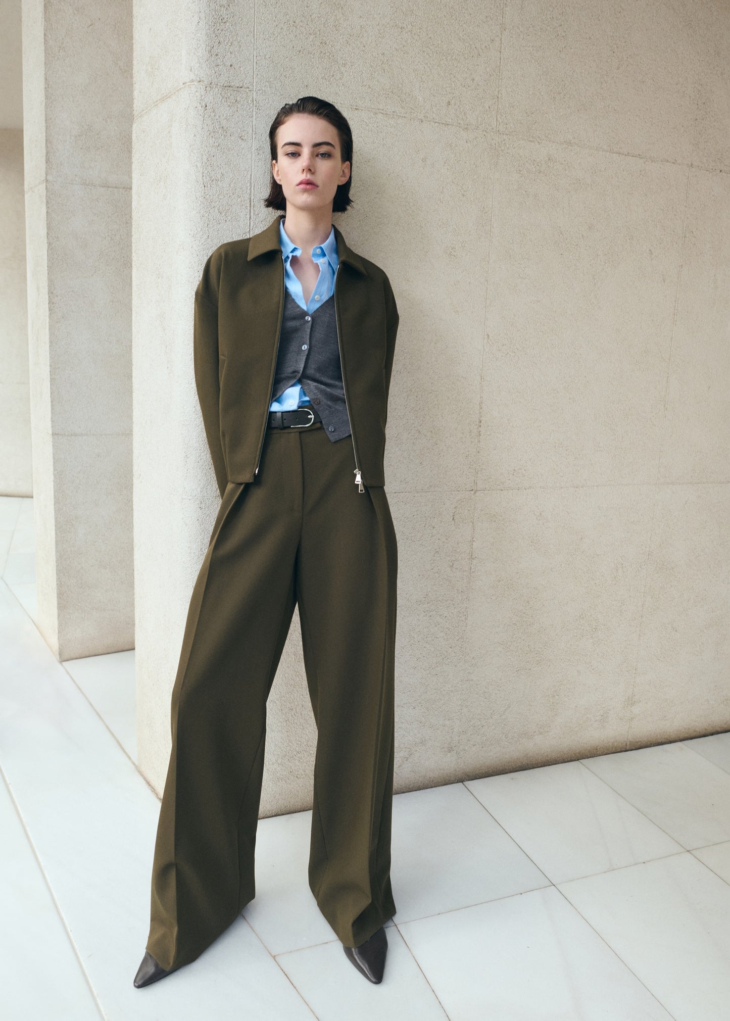 Belt straight-fit trousers
