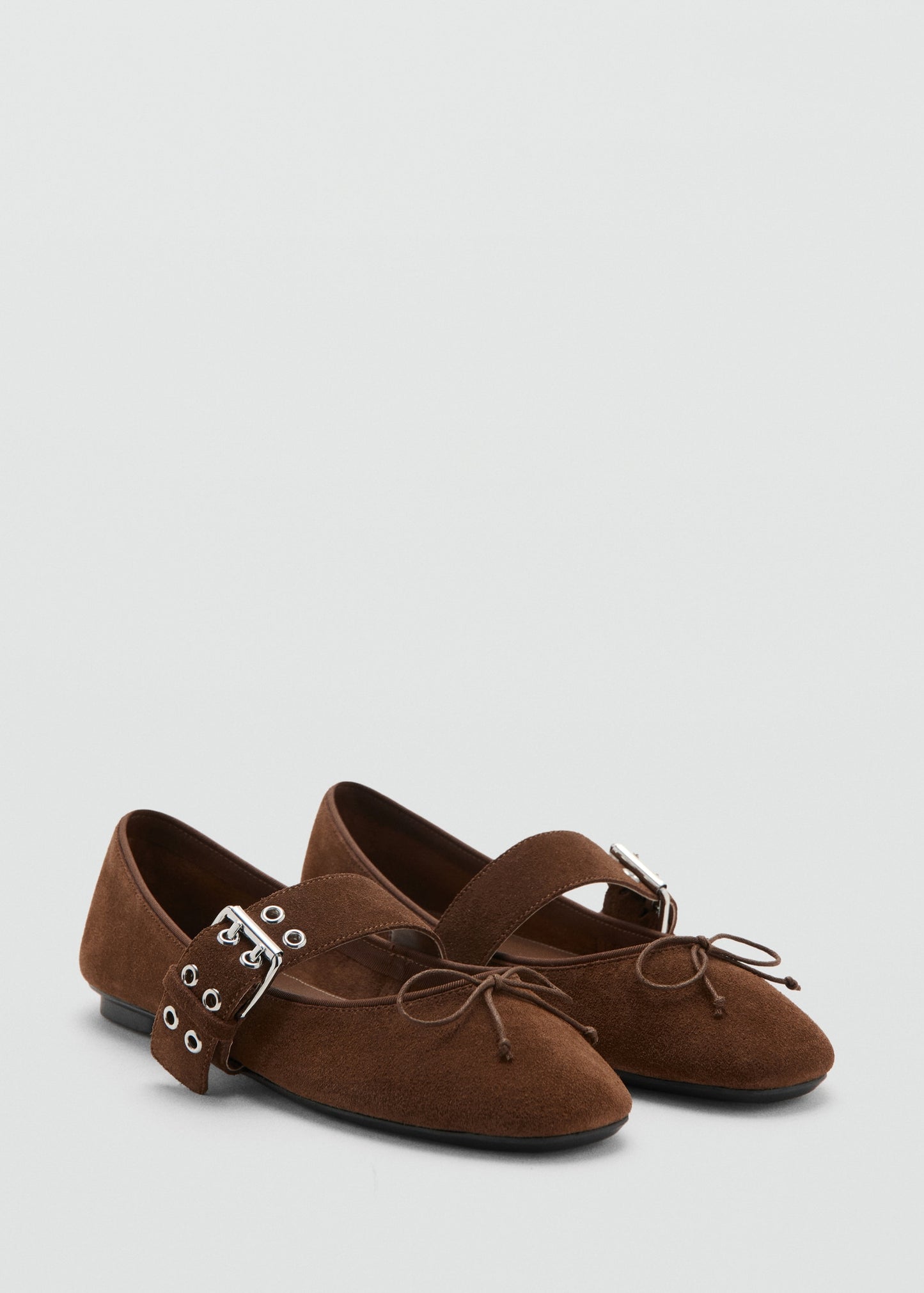 Ballerina with buckle fastening