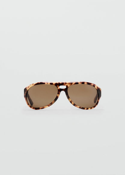 Aviator sunglasses with plastic frame