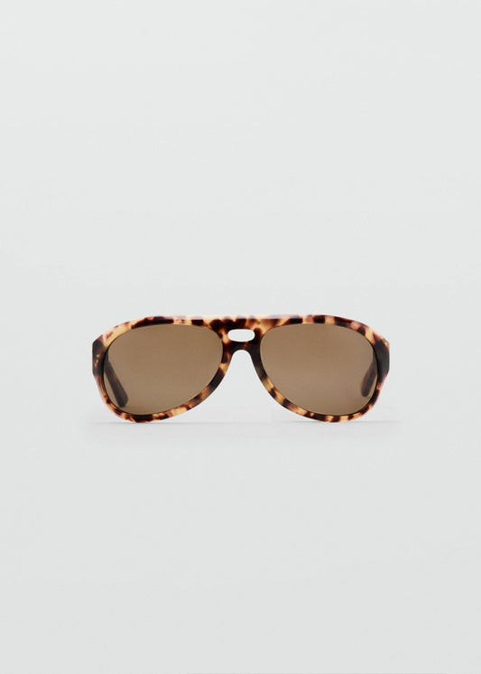 Aviator sunglasses with plastic frame