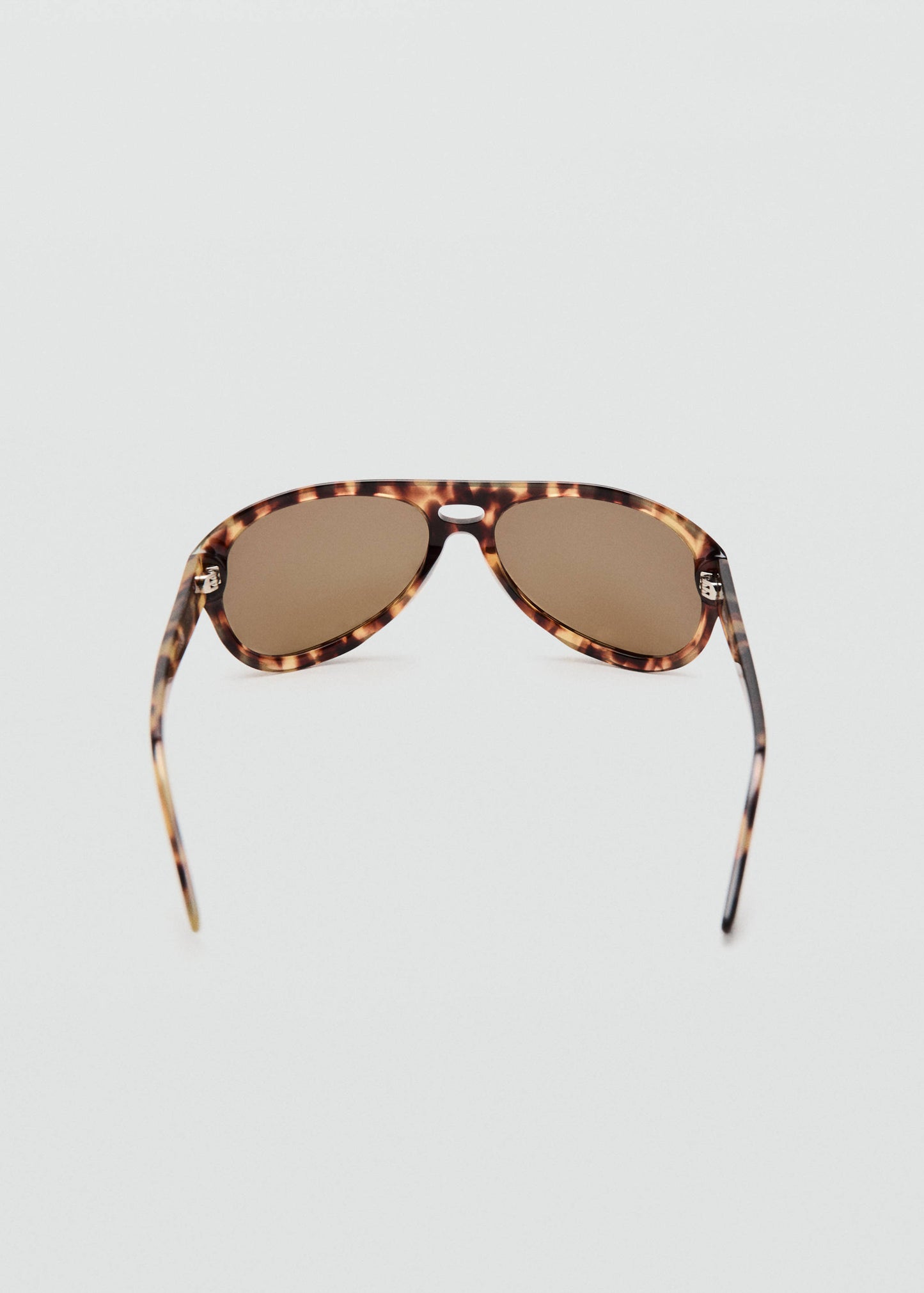 Aviator sunglasses with plastic frame