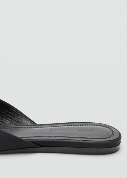 Backless flat shoe