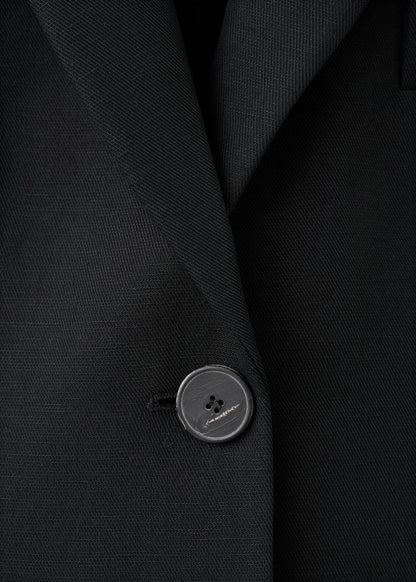 Fitted suit blazer