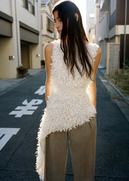 Asymmetrical textured top