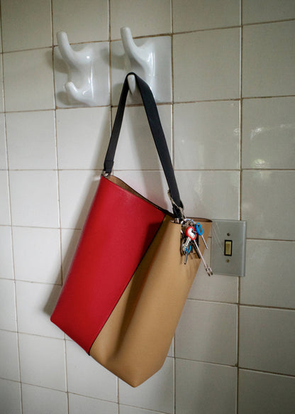 Bicolour leather bucket bag