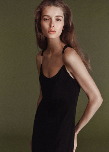 Fitted dress with transparent straps