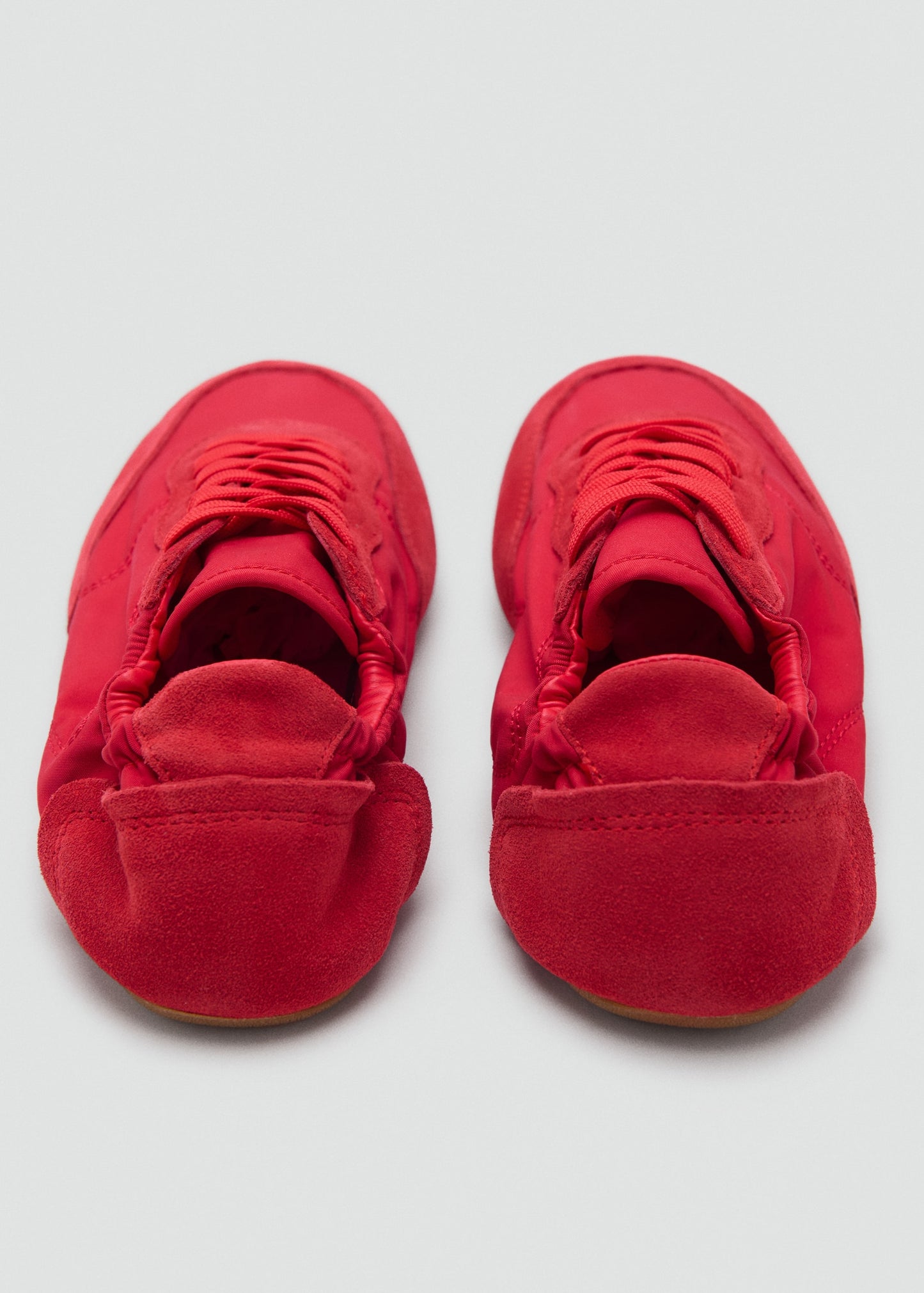 Lace-up leather sneakers