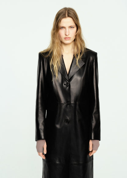 Straight coat with 100% leather pockets